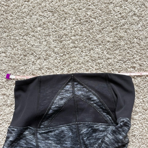 Lululemon Exquisite Crop - Picture 5 of 5